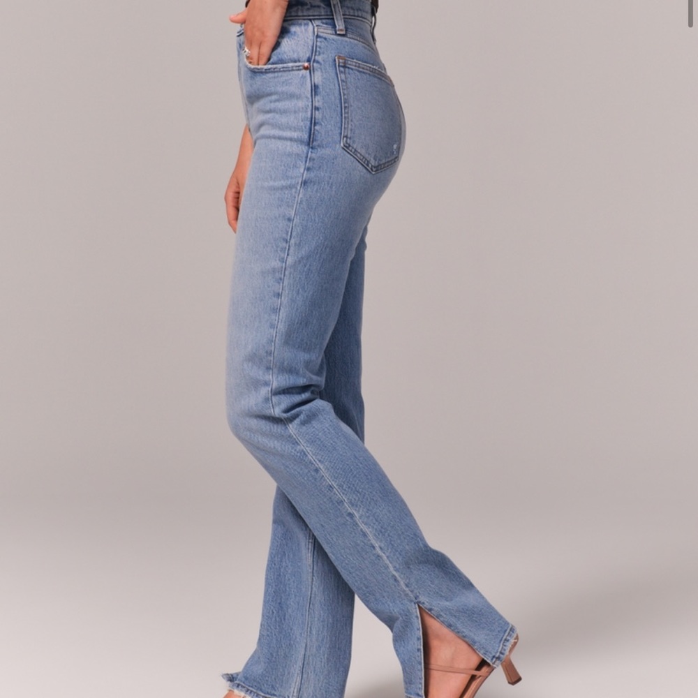 Abercrombie Ultra High Rise 90s Straight Jeans